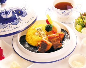 03_欧州料理レストランヴォレシーニュ_上州麦豚のトロ煮黒豚カレー